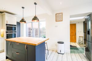 Photo 25- click for photo gallery